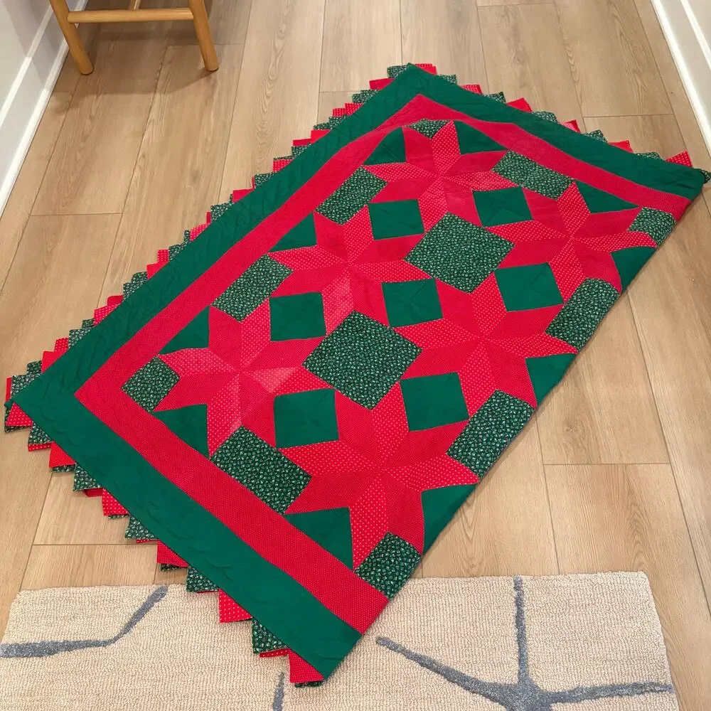 Vintage 1989 Handmade Christmas Quilt Tablecloth Prairie Point Trim 57' x 71